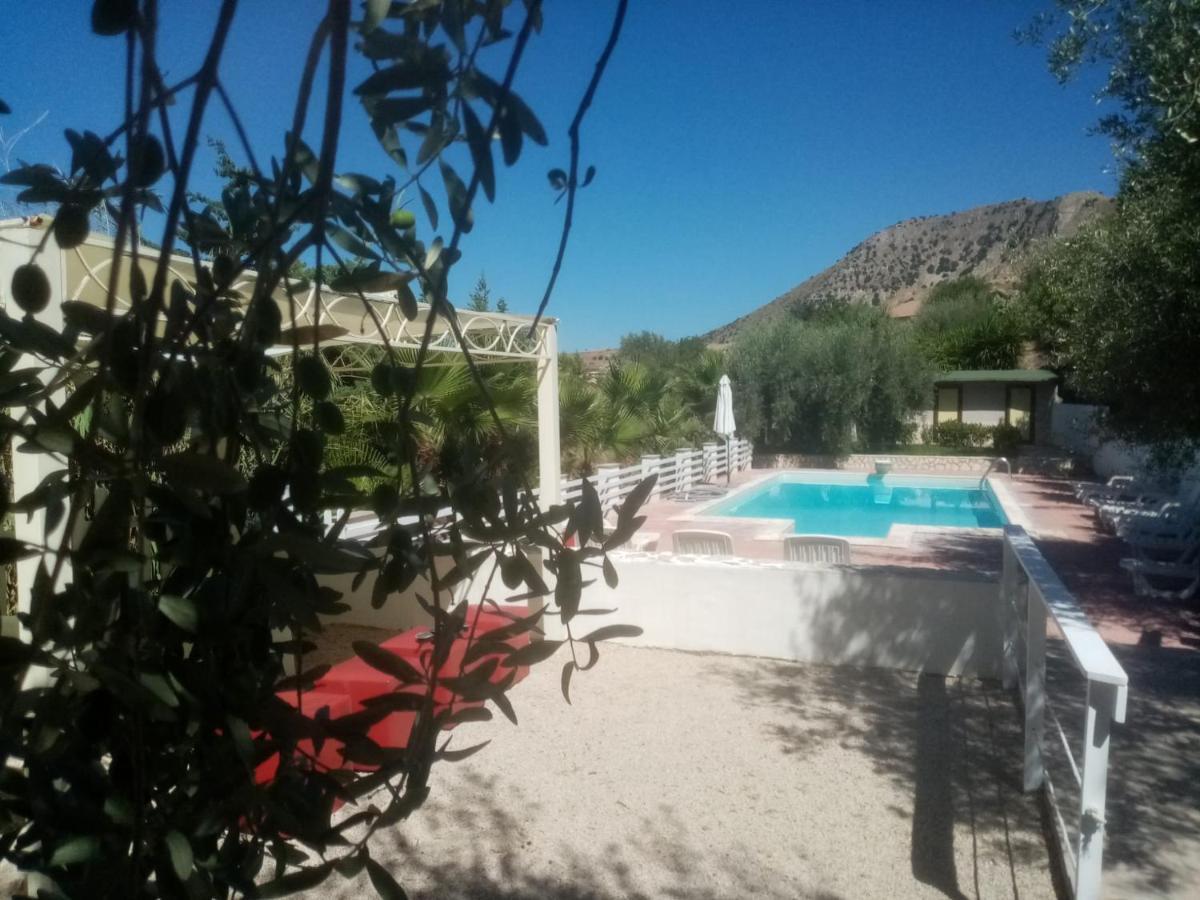 "San Placido Green House" Villa Con Piscina Castel di Iudica Exteriör bild