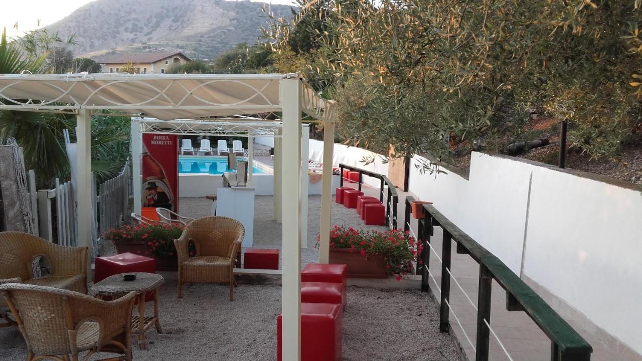 "San Placido Green House" Villa Con Piscina Castel di Iudica Exteriör bild